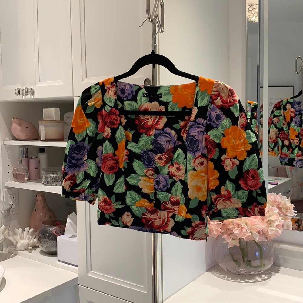 Zara flower crop top